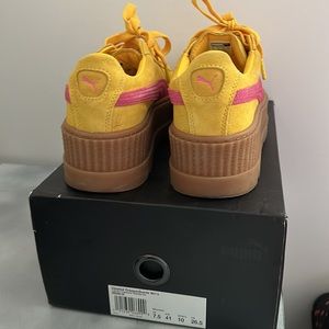 FENTY PUMAS SZ 10